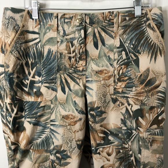 Chico's Women's Palm Patterned Capri Roll-Cuff Stretch Waist Pants 2 (U.S. 12) - Picture 2 of 9